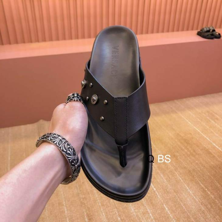 Picture of Versace Slippers _SKUVersacesz38-45BS070127